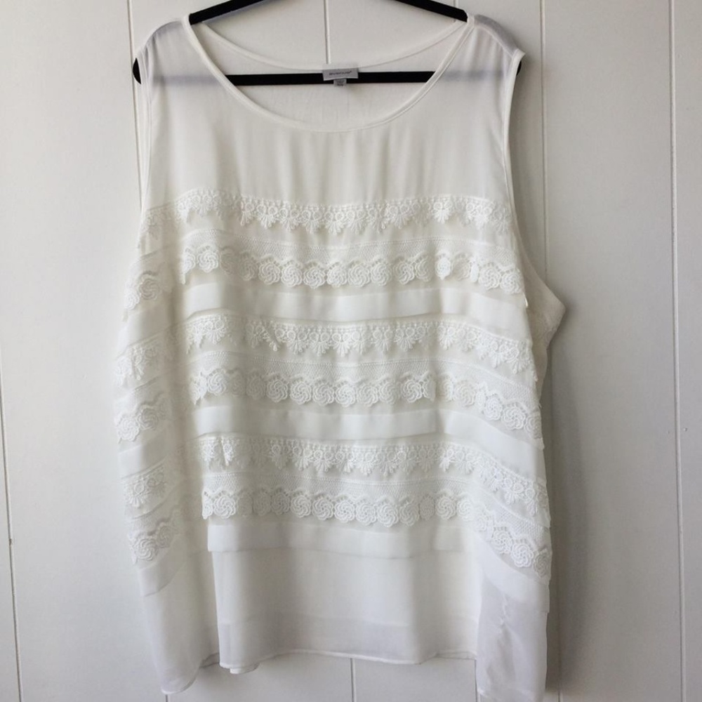 Avenue - White sleeveless blouse - 26
